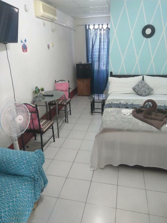 The Red Hut Inn Ciudad de Belice Exterior foto